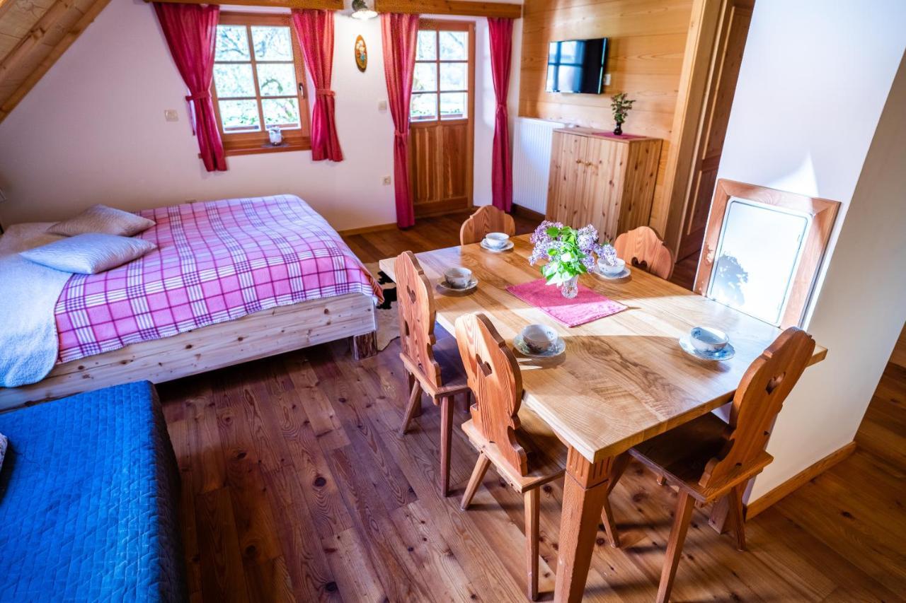 Tourist Farm Senkova Domacija Villa Згорние Йезерско Екстериор снимка