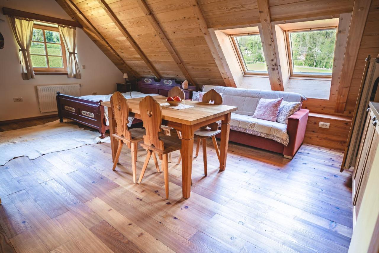 Tourist Farm Senkova Domacija Villa Згорние Йезерско Екстериор снимка