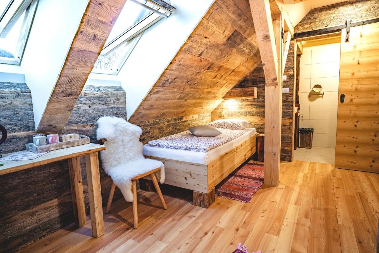 Tourist Farm Senkova Domacija Villa Згорние Йезерско Екстериор снимка