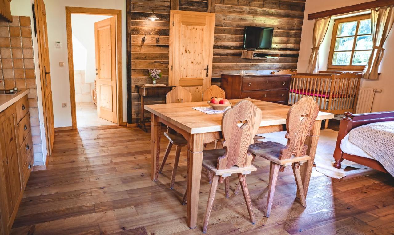 Tourist Farm Senkova Domacija Villa Згорние Йезерско Екстериор снимка