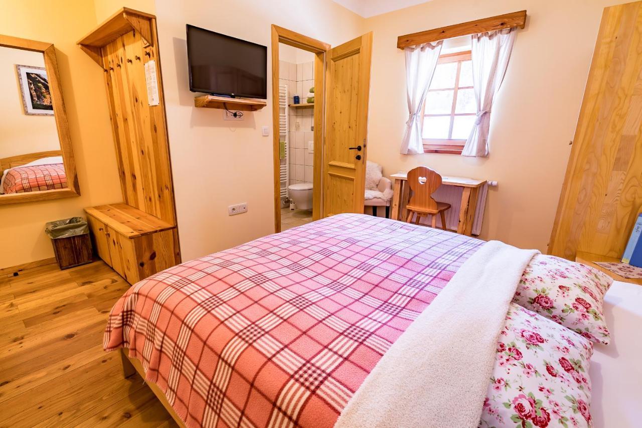 Tourist Farm Senkova Domacija Villa Згорние Йезерско Екстериор снимка