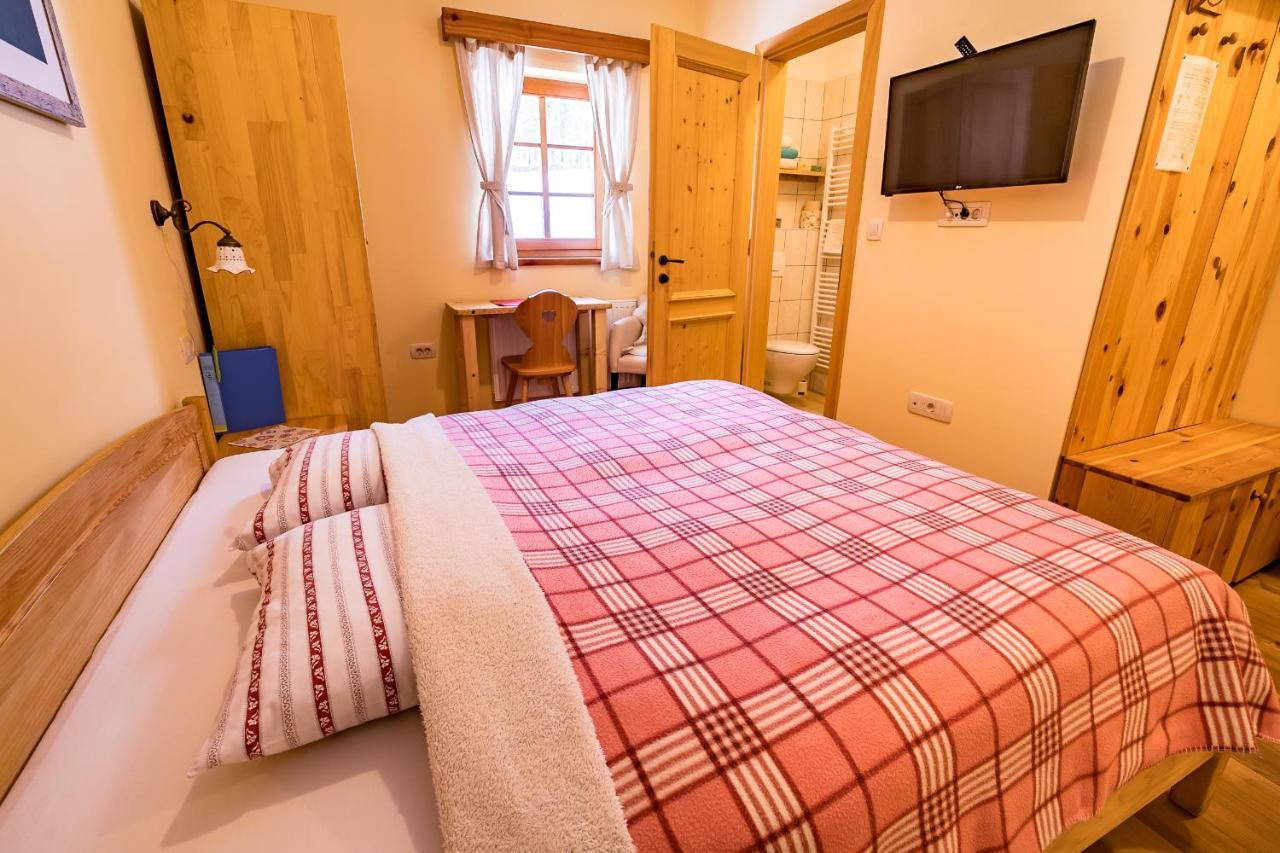Tourist Farm Senkova Domacija Villa Згорние Йезерско Екстериор снимка